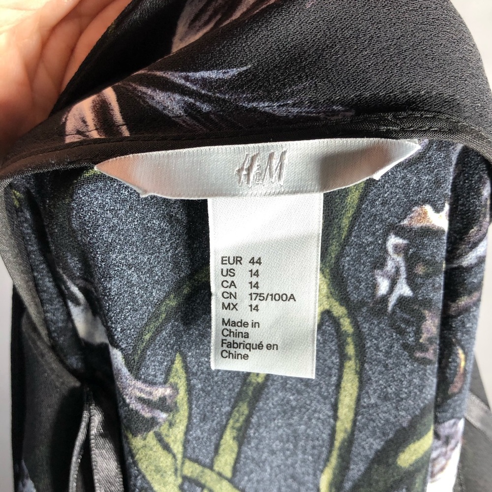 H&M Black Iris Kimono - Picture 5 of 6